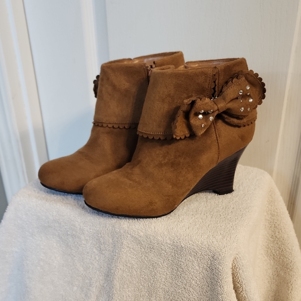 Brown Suede Ankle Boots with Bow